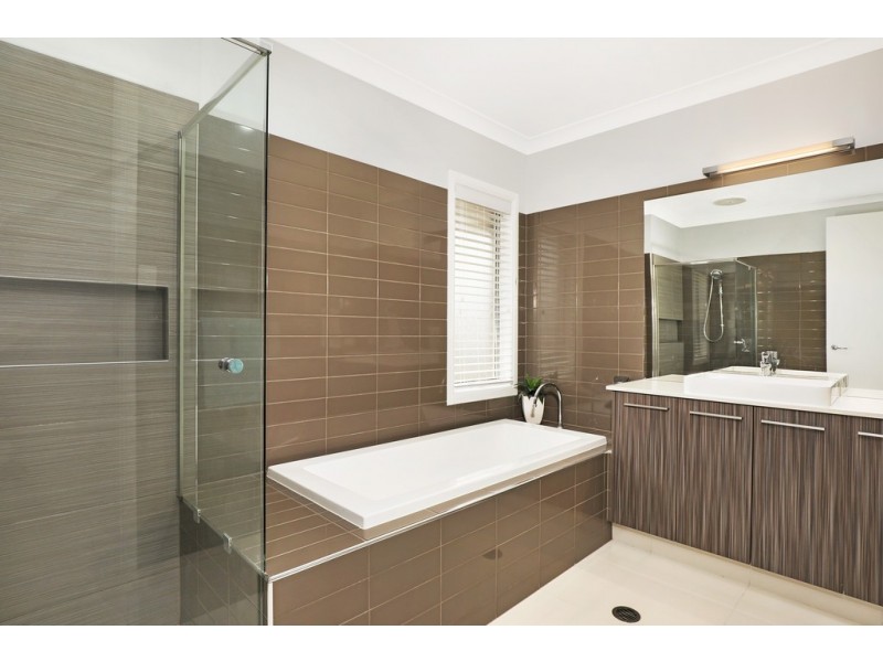 16 Bonato Road, Glass House Mountains QLD 4518