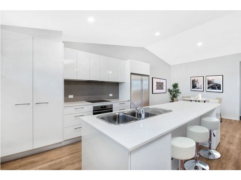 2/3 Water Street, Buderim QLD 4556