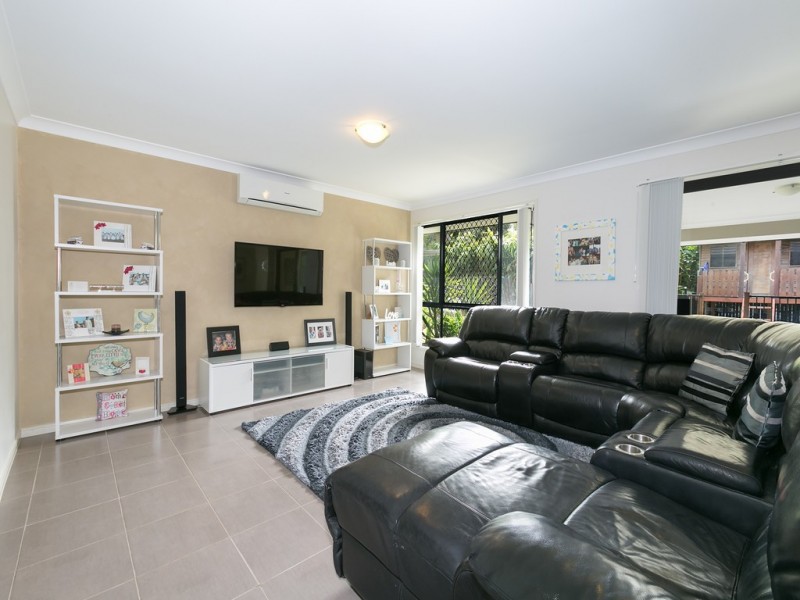 4 Woodgrove Boulevard, Beerwah QLD 4519