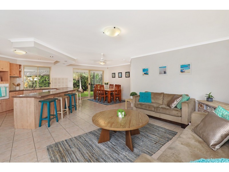 34 Satinash Place, Mudjimba QLD 4564