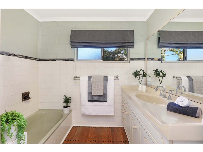 17 Bando Street, Pacific Paradise QLD 4564