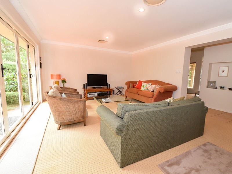 6 Wattlebird Drive, Twin Waters QLD 4564