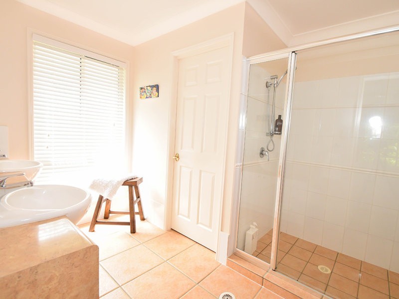 6 Wattlebird Drive, Twin Waters QLD 4564