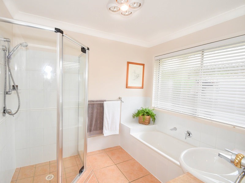 6 Wattlebird Drive, Twin Waters QLD 4564