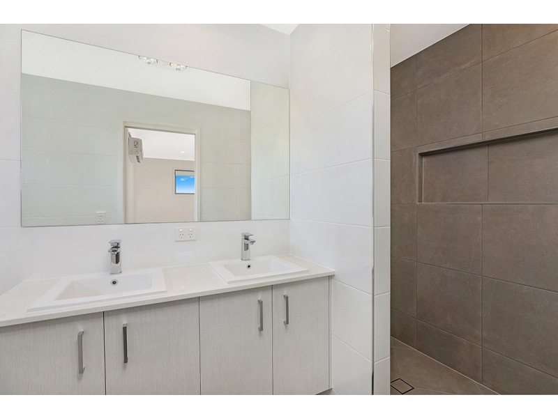 1/2 Kate Crescent, Caloundra West QLD 4551