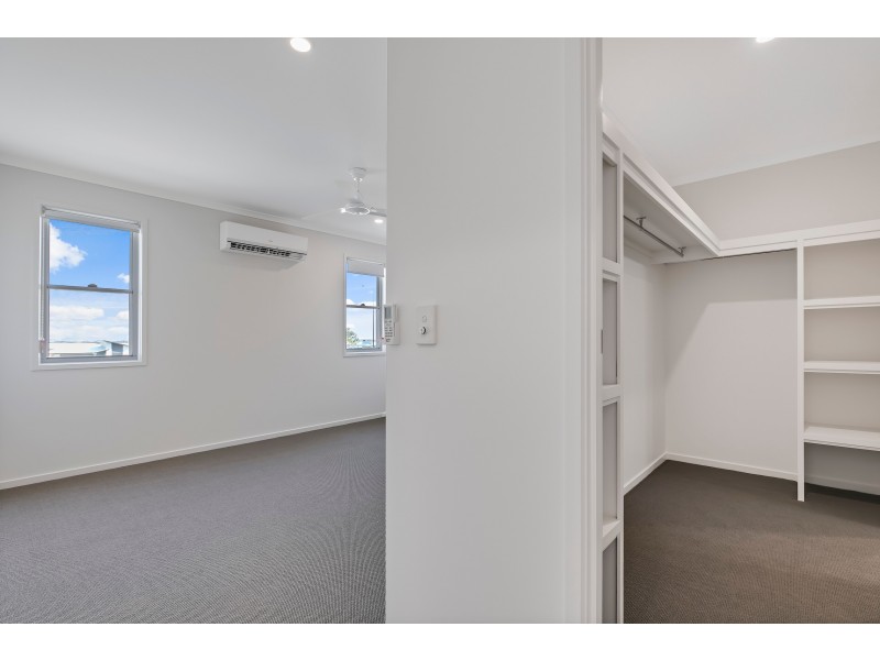 1/2 Kate Crescent, Caloundra West QLD 4551