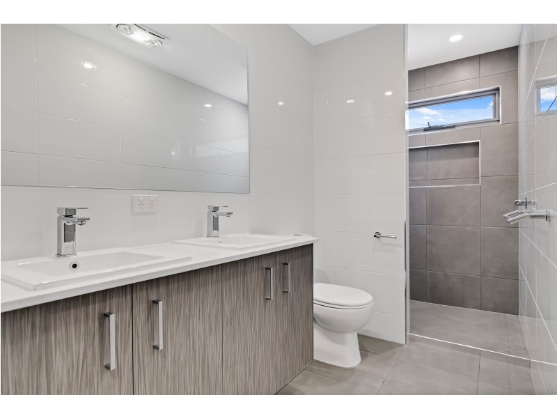 1/2 Kate Crescent, Caloundra West QLD 4551