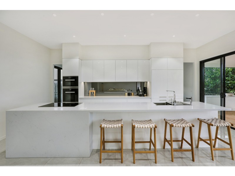 5 Courcheval Terrace, Mons QLD 4556