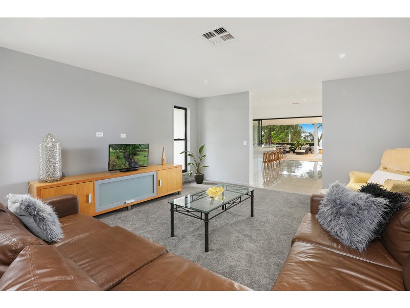 5 Courcheval Terrace, Mons QLD 4556