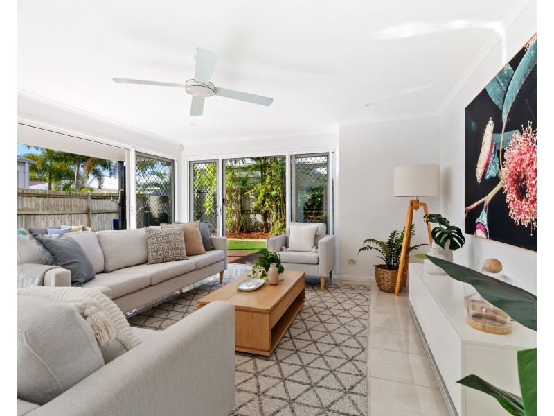 7 Whitsunday Street, Kawana Island QLD 4575