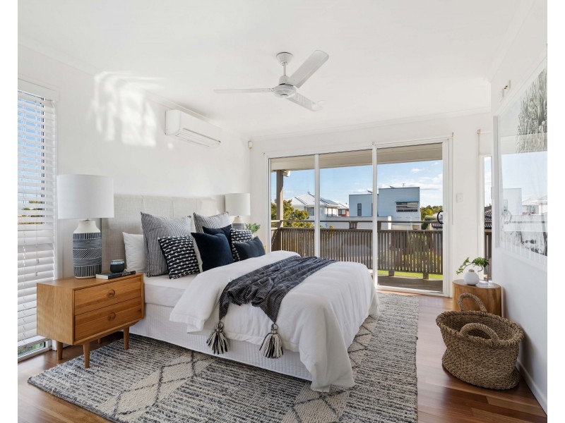 7 Whitsunday Street, Kawana Island QLD 4575