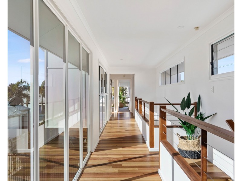 7 Whitsunday Street, Kawana Island QLD 4575