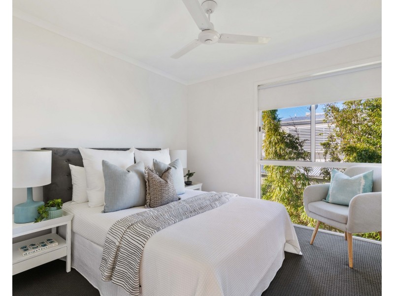 7 Whitsunday Street, Kawana Island QLD 4575