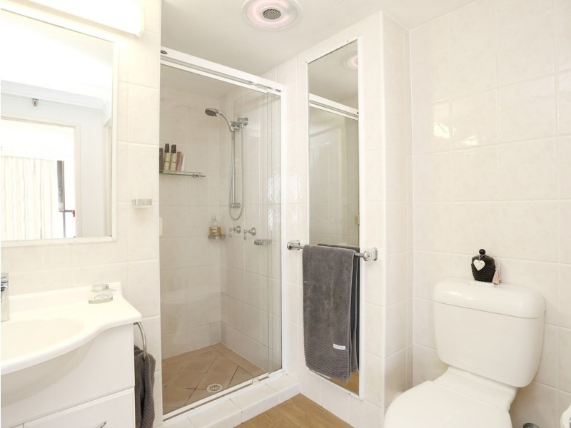 Unit 10/35 (Boulevard North Apartments) Broadbeach Boulevard, Broadbeach QLD 4218