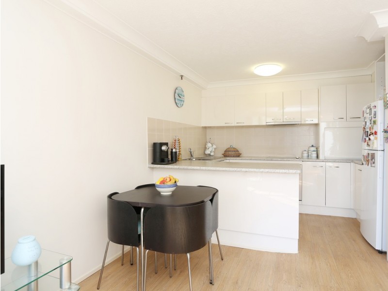 Unit 10/35 (Boulevard North Apartments) Broadbeach Boulevard, Broadbeach QLD 4218