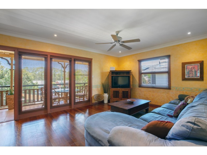 72 Kumbari Close, Southport QLD 4215