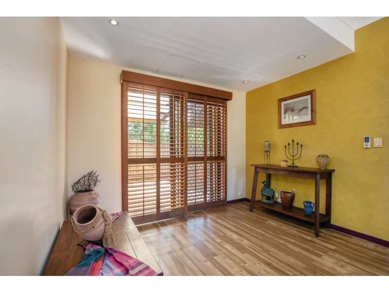 72 Kumbari Close, Southport QLD 4215