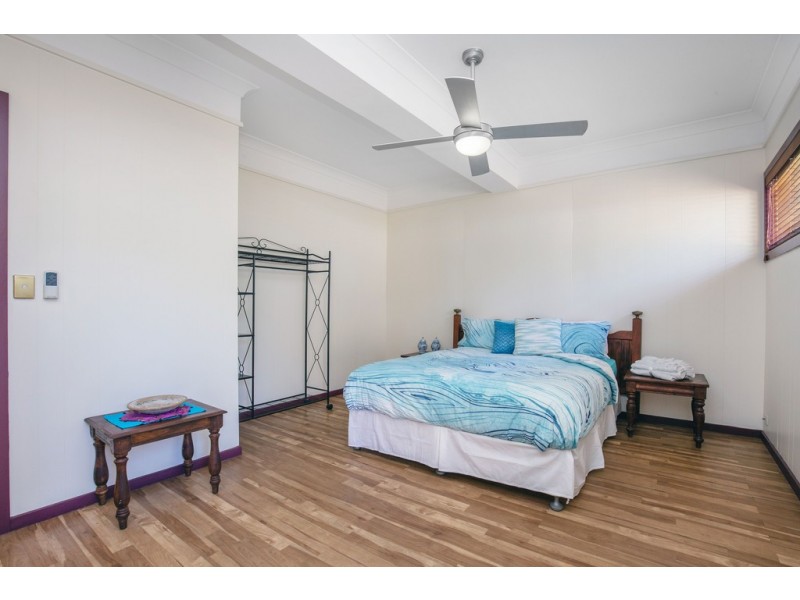 72 Kumbari Close, Southport QLD 4215