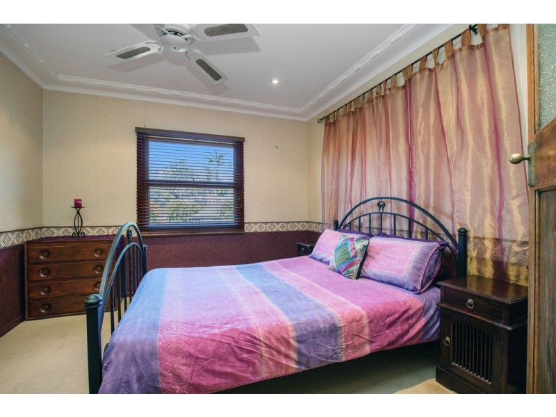 72 Kumbari Close, Southport QLD 4215