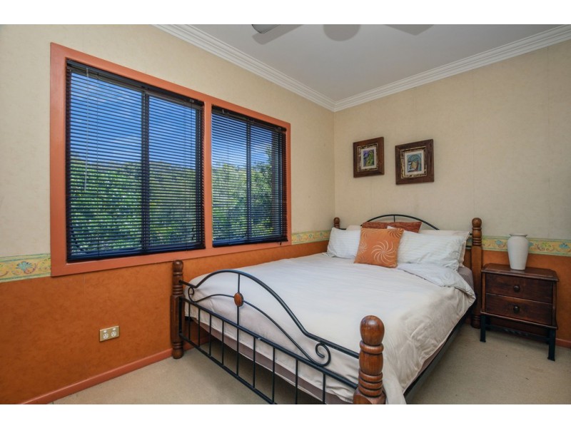 72 Kumbari Close, Southport QLD 4215