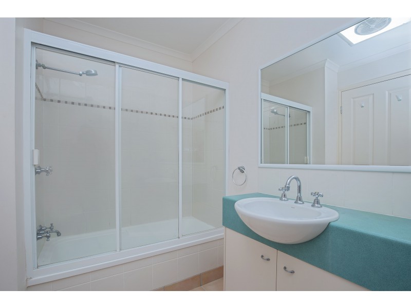 Unit 20/18 Lake Weyba Drive, Noosaville QLD 4566