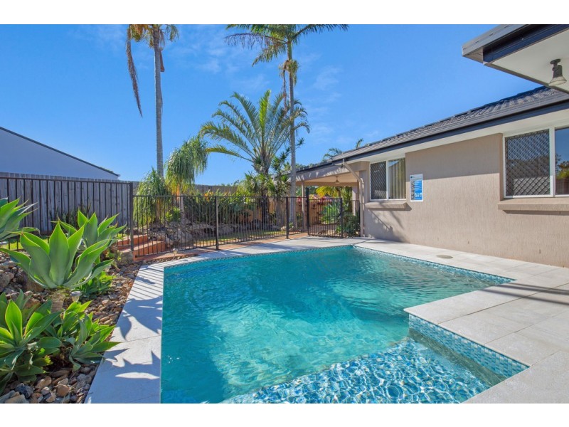 15 Hirono Court, Parkwood QLD 4214