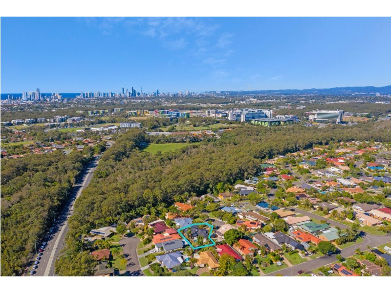 15 Hirono Court, Parkwood QLD 4214