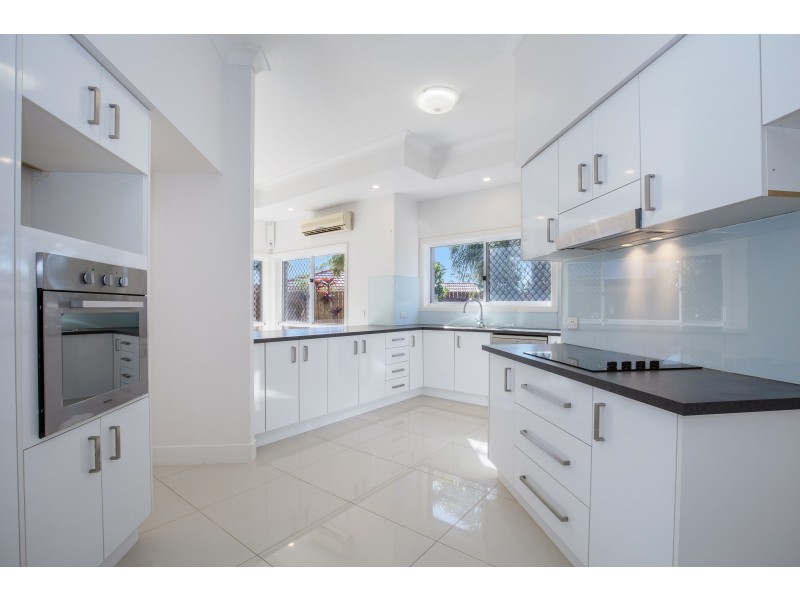 15 Hirono Court, Parkwood QLD 4214