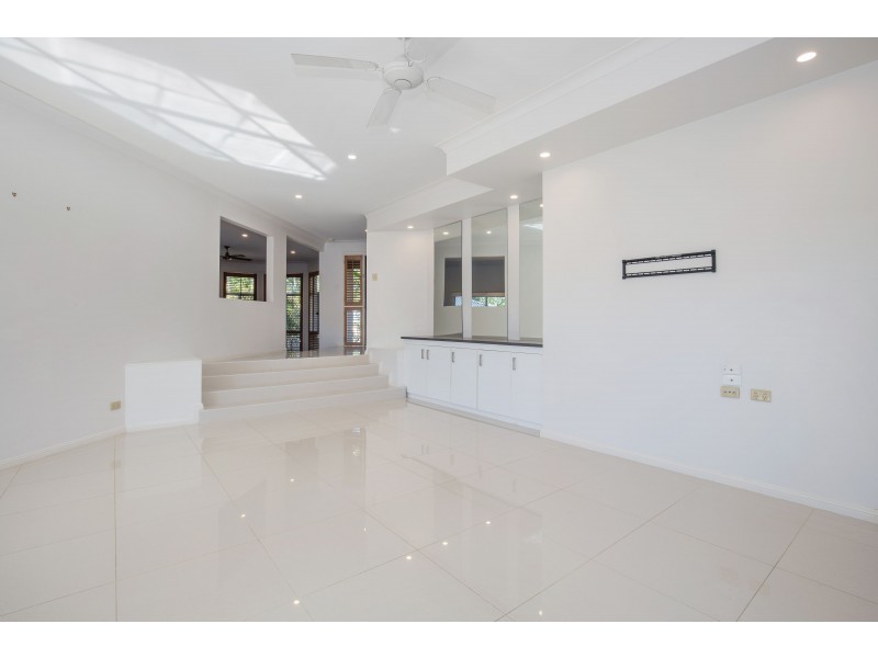 15 Hirono Court, Parkwood QLD 4214