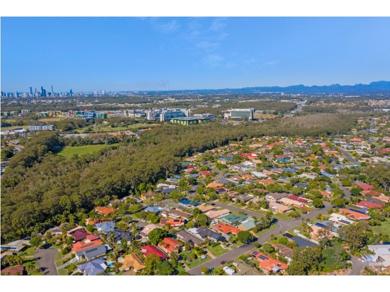 15 Hirono Court, Parkwood QLD 4214