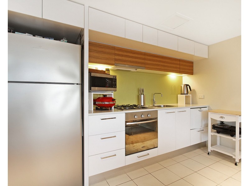 911/100 Harbour Esplanade, Docklands VIC 3008