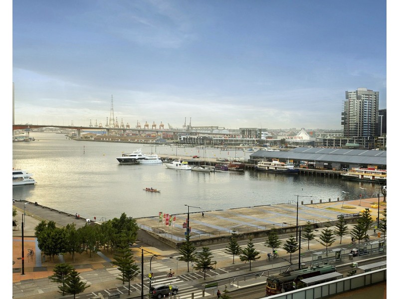 911/100 Harbour Esplanade, Docklands VIC 3008