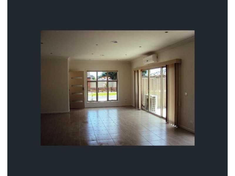 4 Honey Grove, St Albans VIC 3021