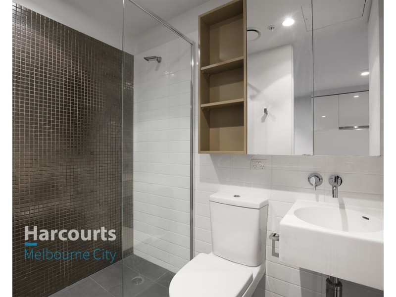 2403/33 Mackenzie Street, Melbourne VIC 3000