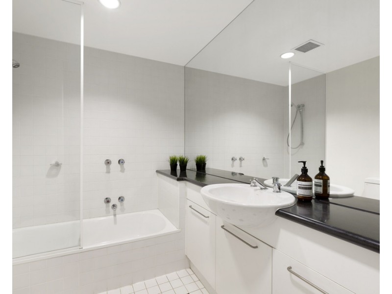 27/8 Wellington Crescent, East Melbourne VIC 3002