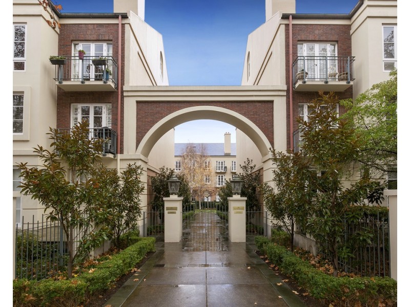 49A/211 Wellington Parade South, East Melbourne VIC 3002