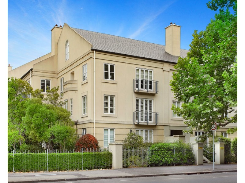 38/201 Wellington Parade South, East Melbourne VIC 3002