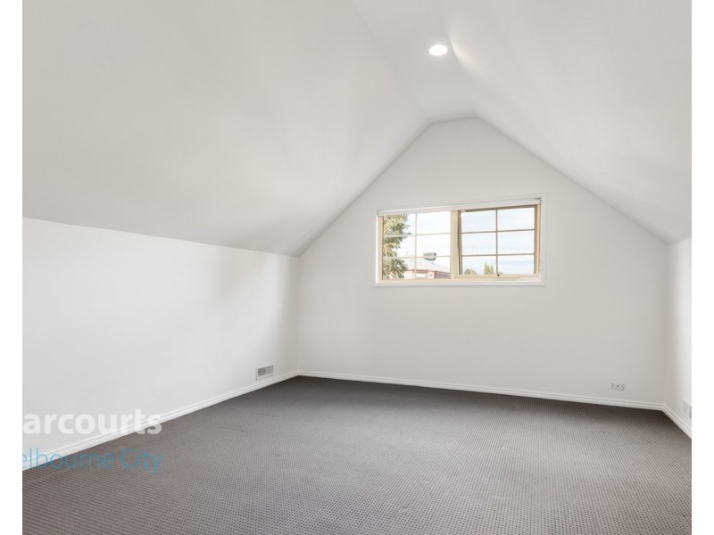 17 Naracoorte Drive, Caroline Springs VIC 3023