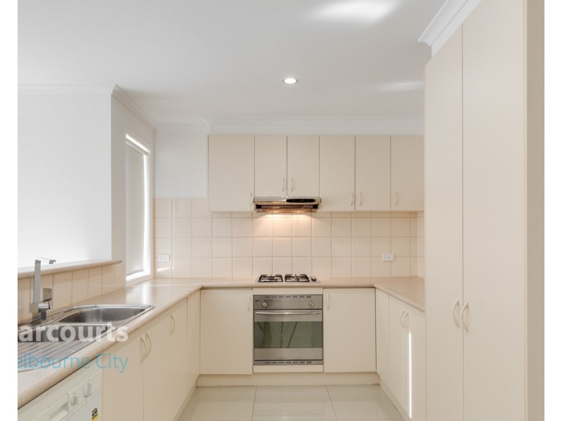 17 Naracoorte Drive, Caroline Springs VIC 3023