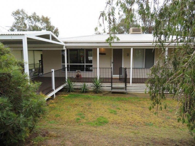 3 Francis Avenue, Gundagai NSW 2722