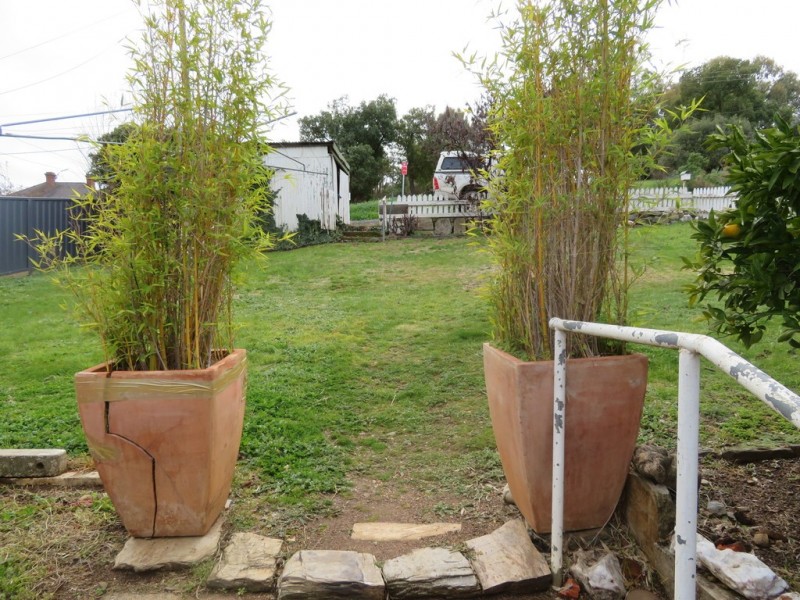 76 Punch Street, Gundagai NSW 2722