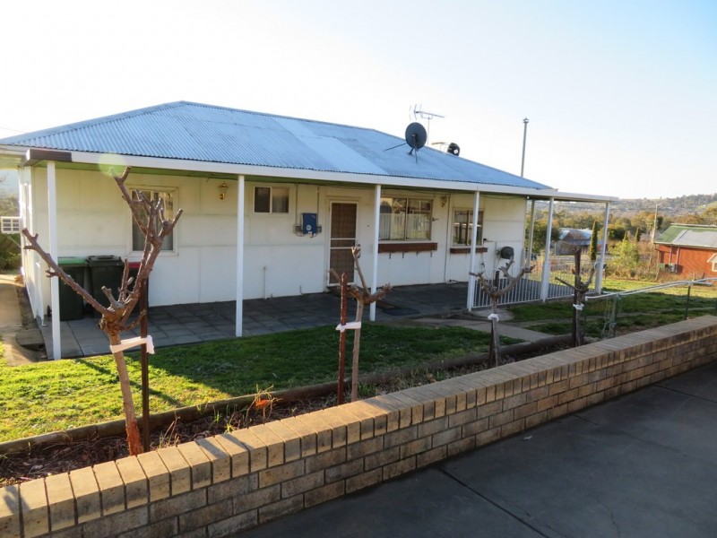 58 Mount Street, Gundagai NSW 2722