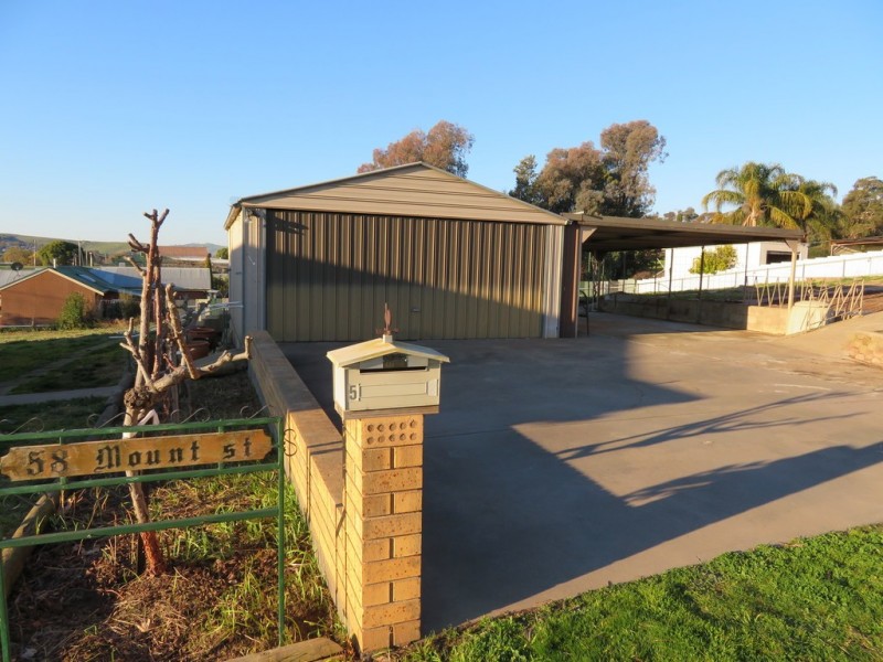 58 Mount Street, Gundagai NSW 2722