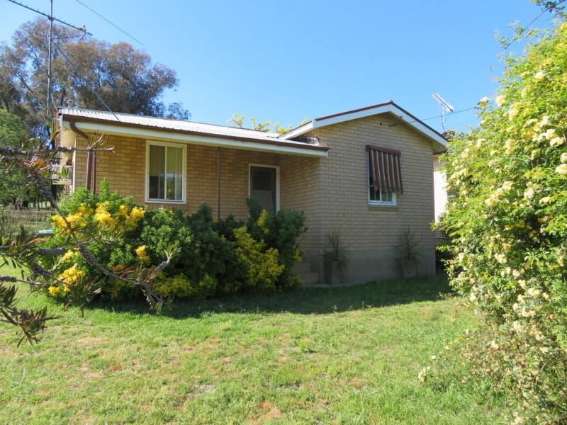 50 Mount Street, Gundagai NSW 2722