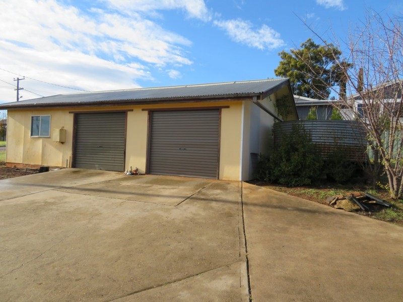 37 Luke Street, Gundagai NSW 2722
