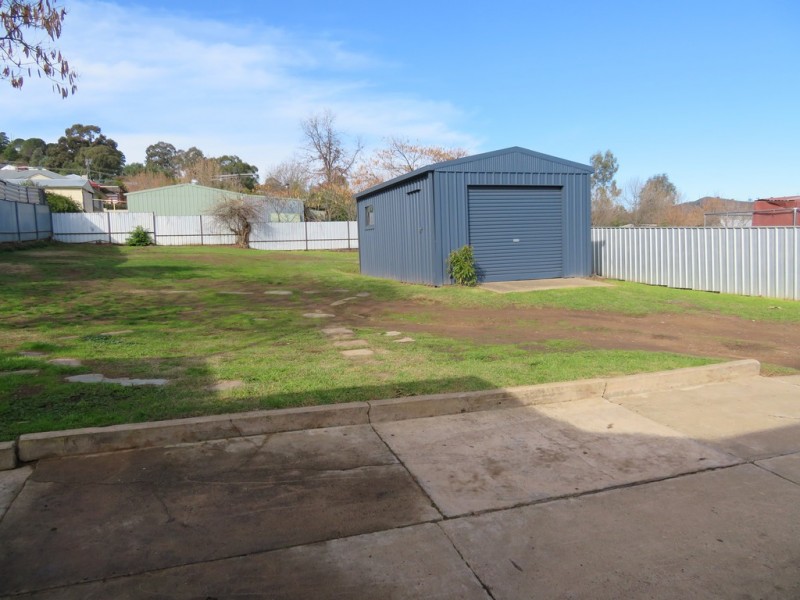 59 West Street, Gundagai NSW 2722