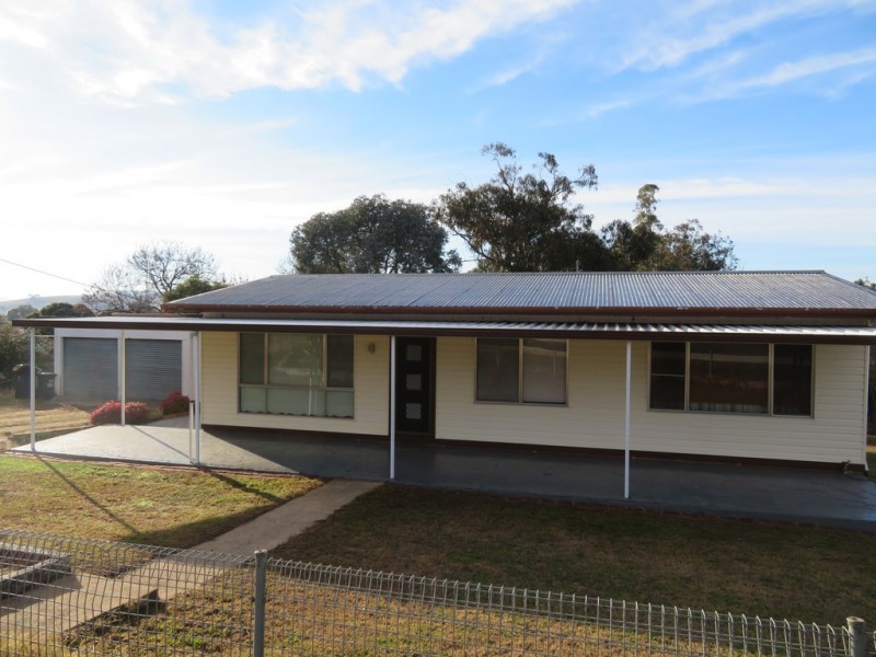 57 Tor Street, Gundagai NSW 2722