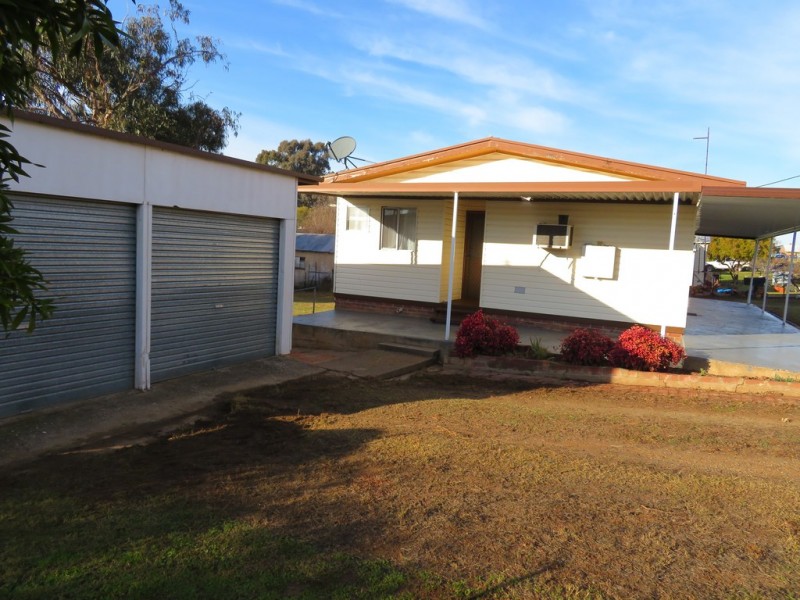 57 Tor Street, Gundagai NSW 2722