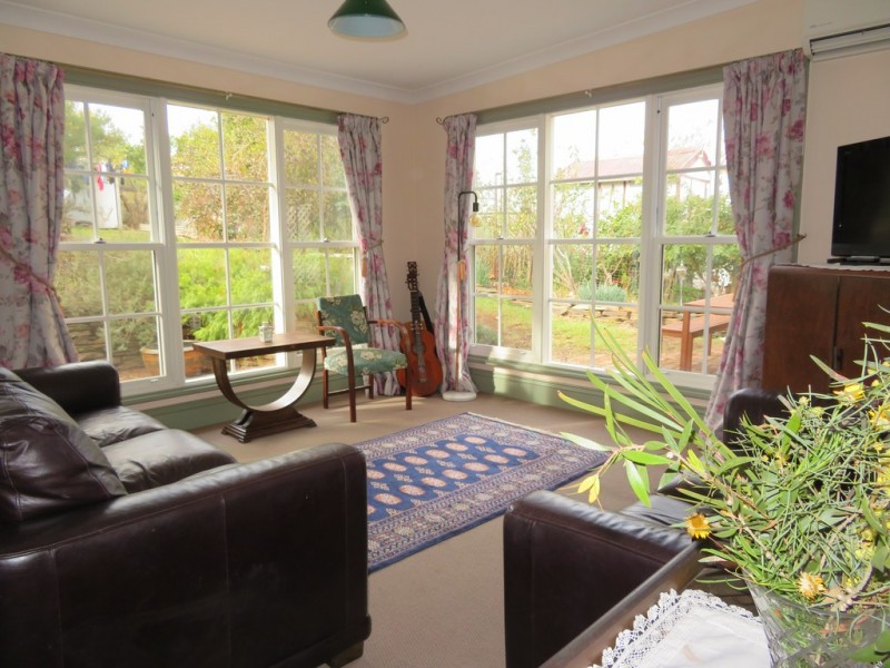 51 Punch Street, Gundagai NSW 2722