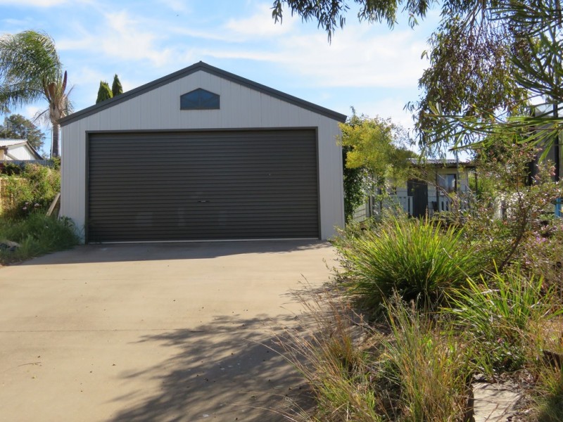 51 Punch Street, Gundagai NSW 2722